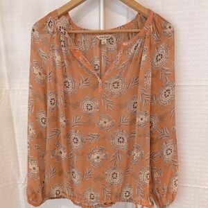 Lucky Brand soft blousy sheer top in peach/salmon, grey and cream Sz M
